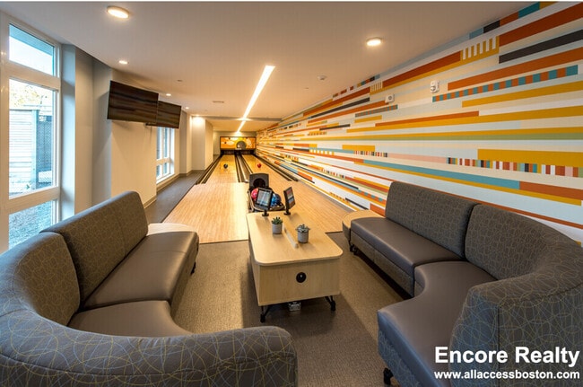 Building Photo - 203 Concord Tpke