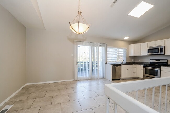 Building Photo - 5305 Springtrail Dr