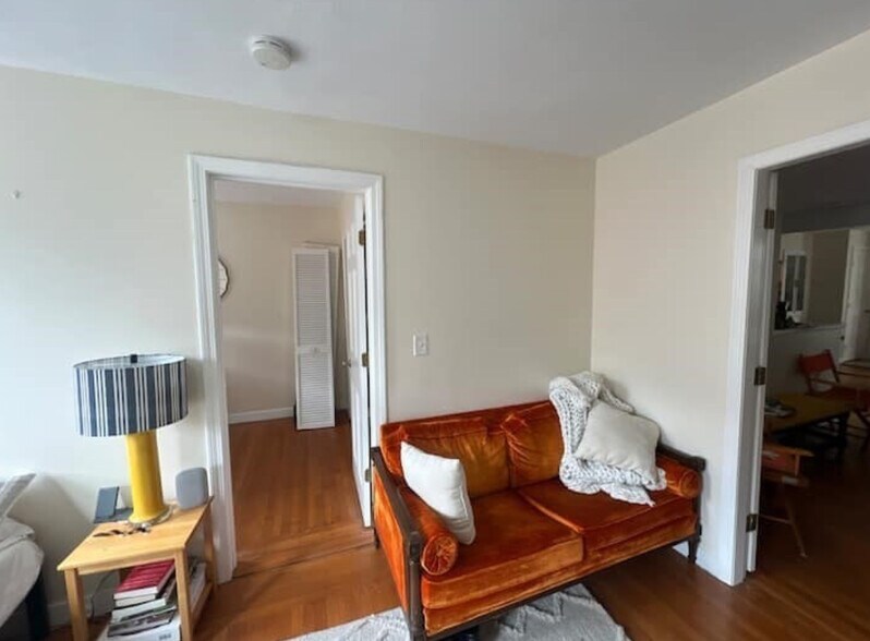 Building Photo - 1471 Beacon St