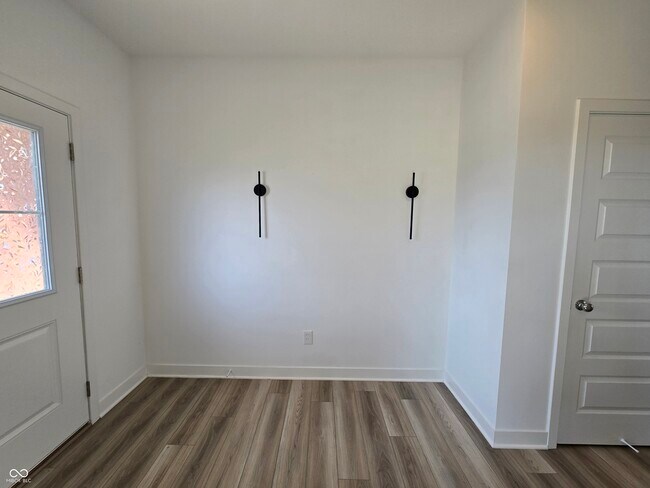 Building Photo - 5128 Summerton St