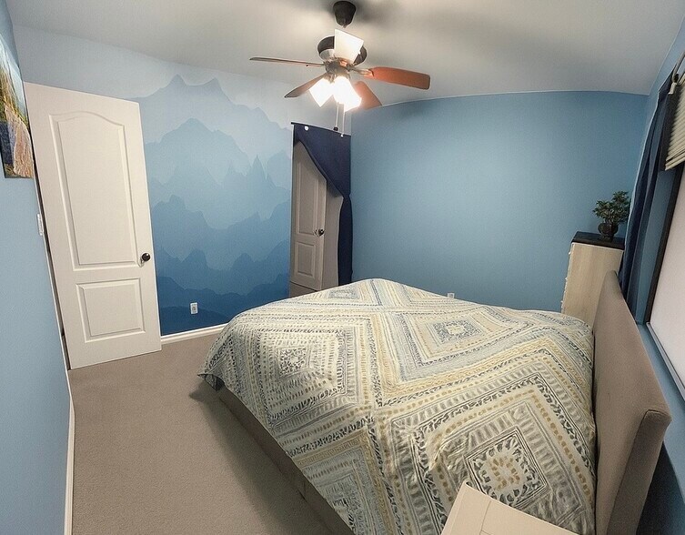 Building Photo - 3200 S Litzler Dr