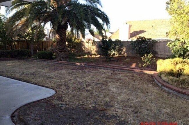 Building Photo - 24095 Fuschia Ct