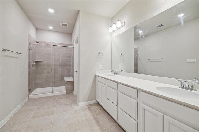 Building Photo - 1806 La Magnolia Dr
