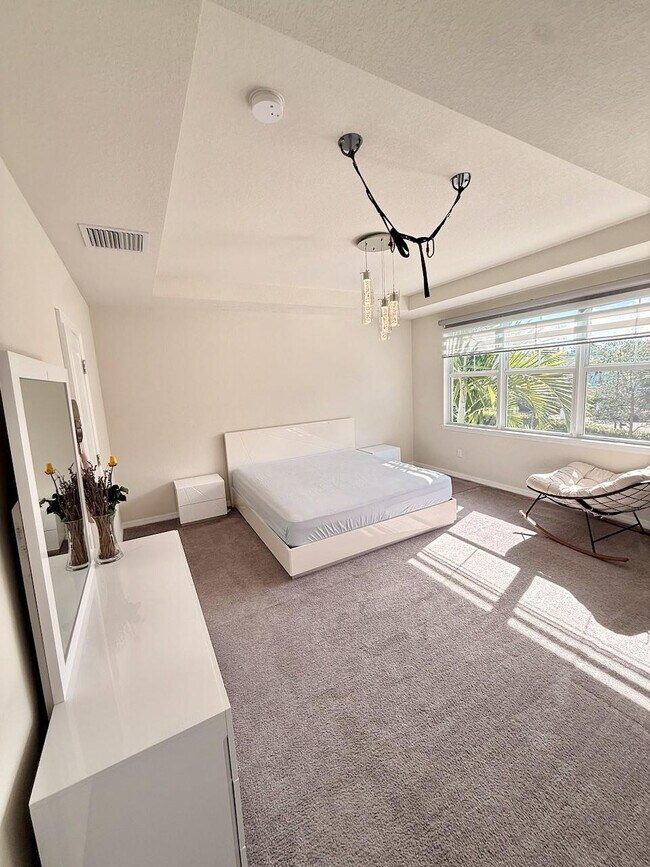 Building Photo - 5182 Eucalyptus Dr