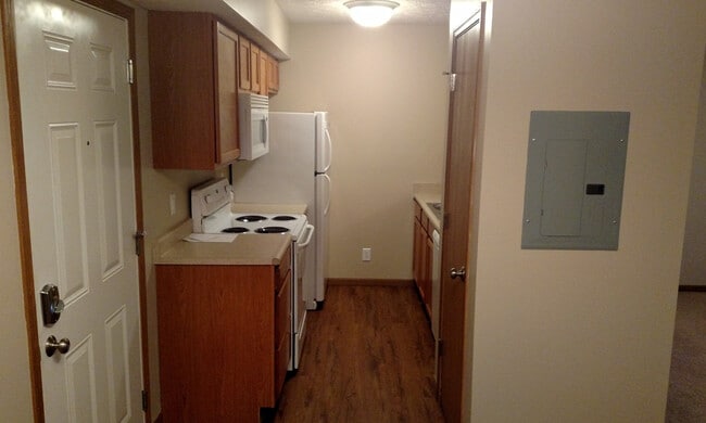 Building Photo - Pinehurst Apartments