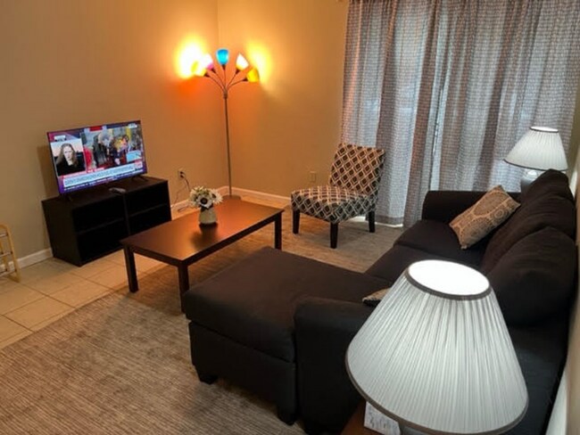 Building Photo - 1700 SW 16th Ct