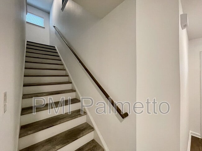 Building Photo - 341 Liliana Dr