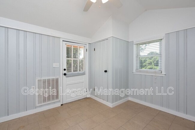 Building Photo - 2615 W Main St