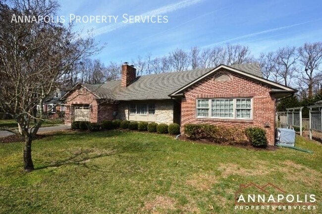 Building Photo - 208 Avondale Cir