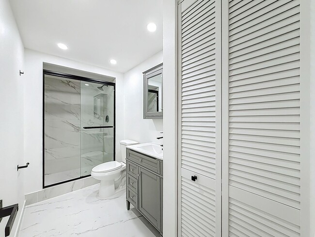 Building Photo - Beautiful 2 bedroom 2 bath Condo in Boca Raton, close to FAU