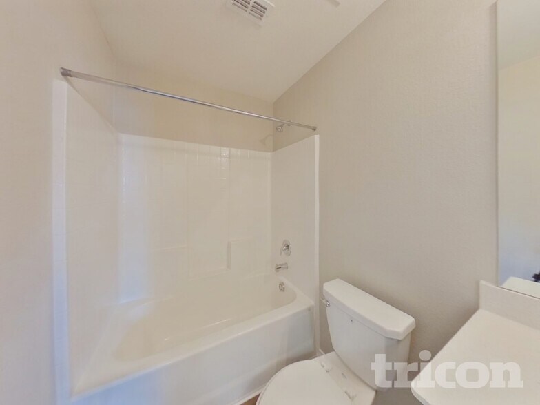 Building Photo - 6028 Parkview Hills Ln