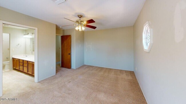 Building Photo - 5081 N Bear Canyon Rd