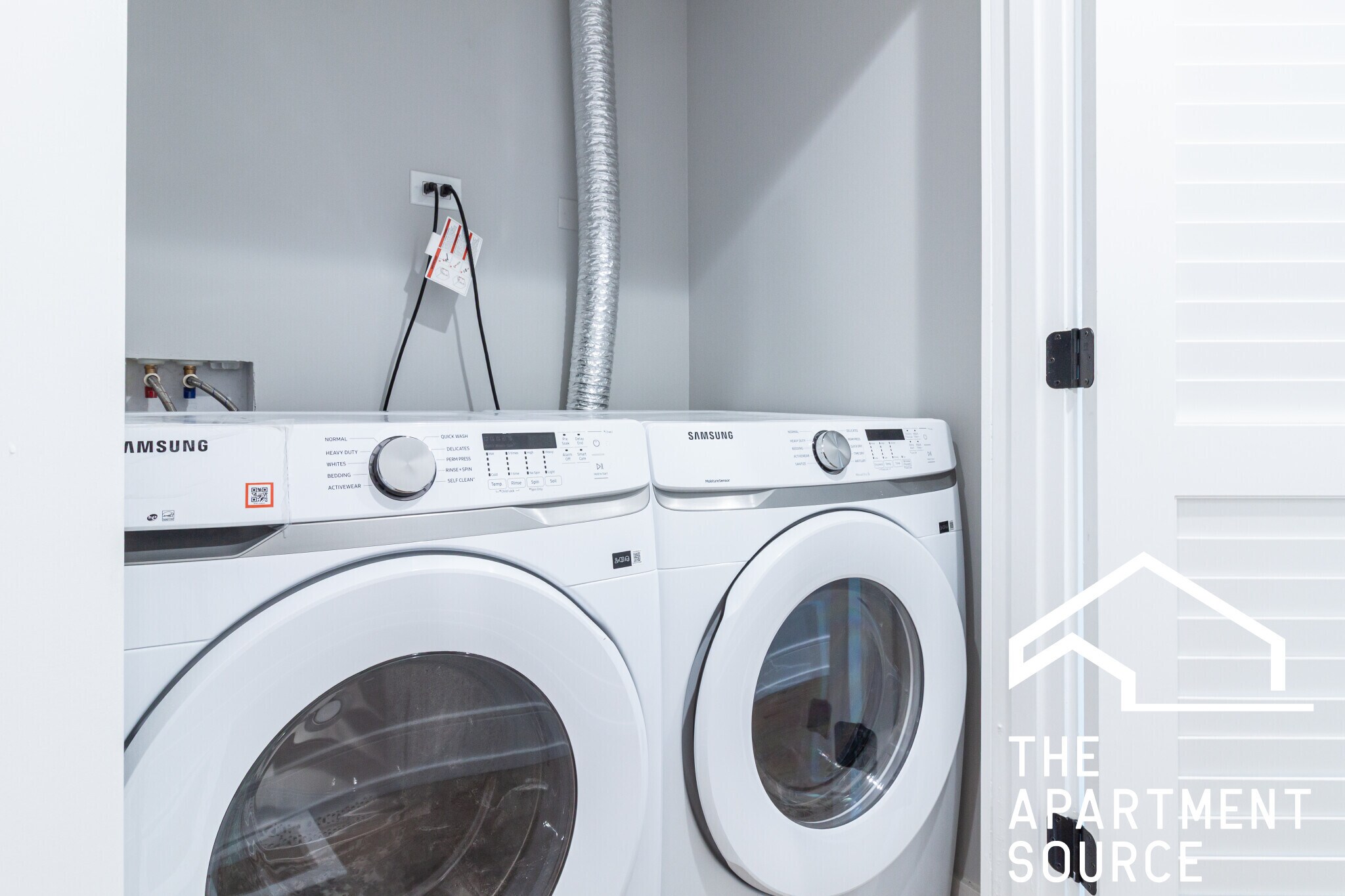 Building Photo - 2641 W Carmen Ave