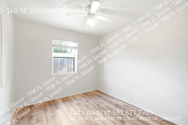 Building Photo - 140 SE Serenata Ct