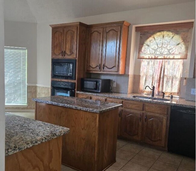 Building Photo - 5719 Candlecreek Dr