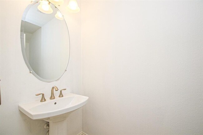 Building Photo - 8127 Caroline Ridge Dr