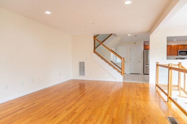 Building Photo - 309 America Blvd