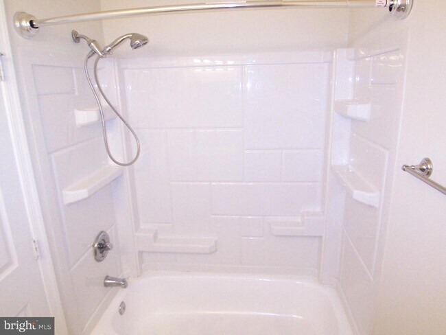 Building Photo - 905 Woodbridge Ct