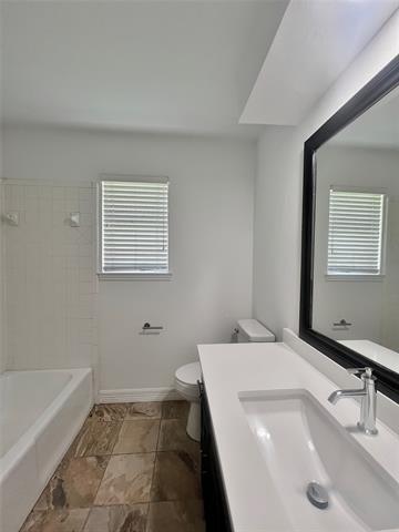 Building Photo - 2 Redford Ct