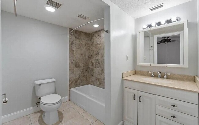 Building Photo - 408 Marshall Ct