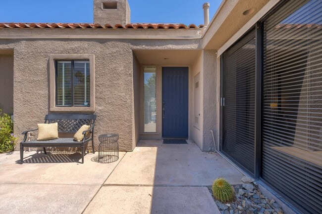 Building Photo - 522 Desert W Dr