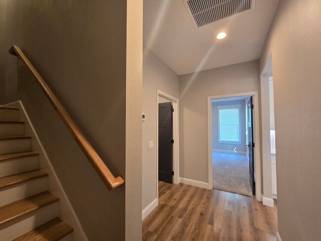 Building Photo - Beautiful 3-Bedroom, 3-Bath Home with Bonu...