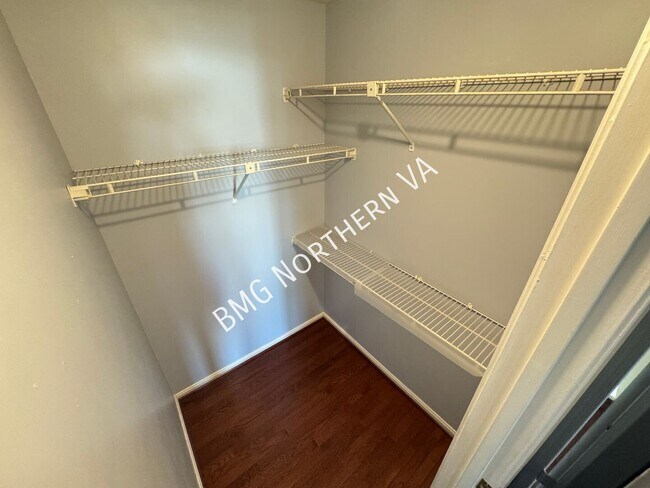 Building Photo - 7343 Rokeby Dr