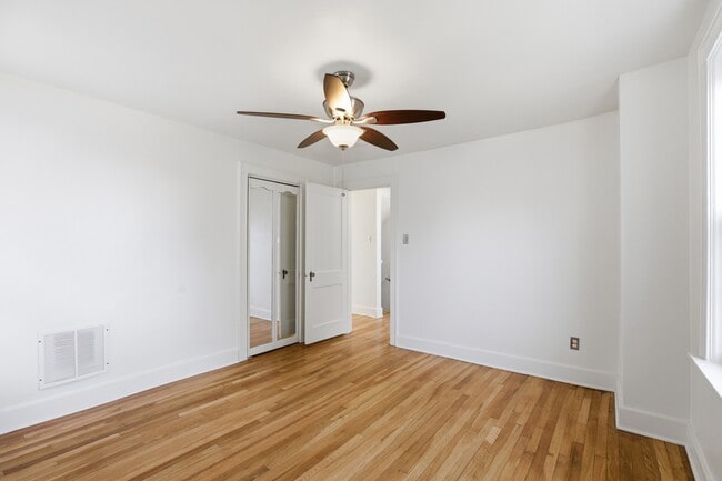 Building Photo - 240 Ridgewood Ave