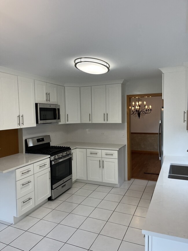 Building Photo - 934 Winnetka Terrace