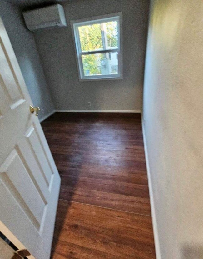 Building Photo - 3 Bedroom Home in the Mountains!