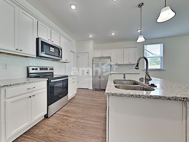 Building Photo - 109 Pullen Dr