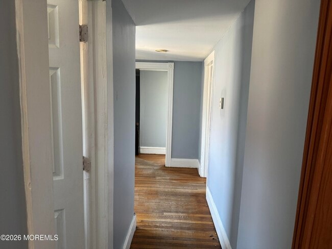 Building Photo - 811 Central Ave