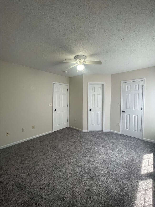 Building Photo - 1322 Devon Ln