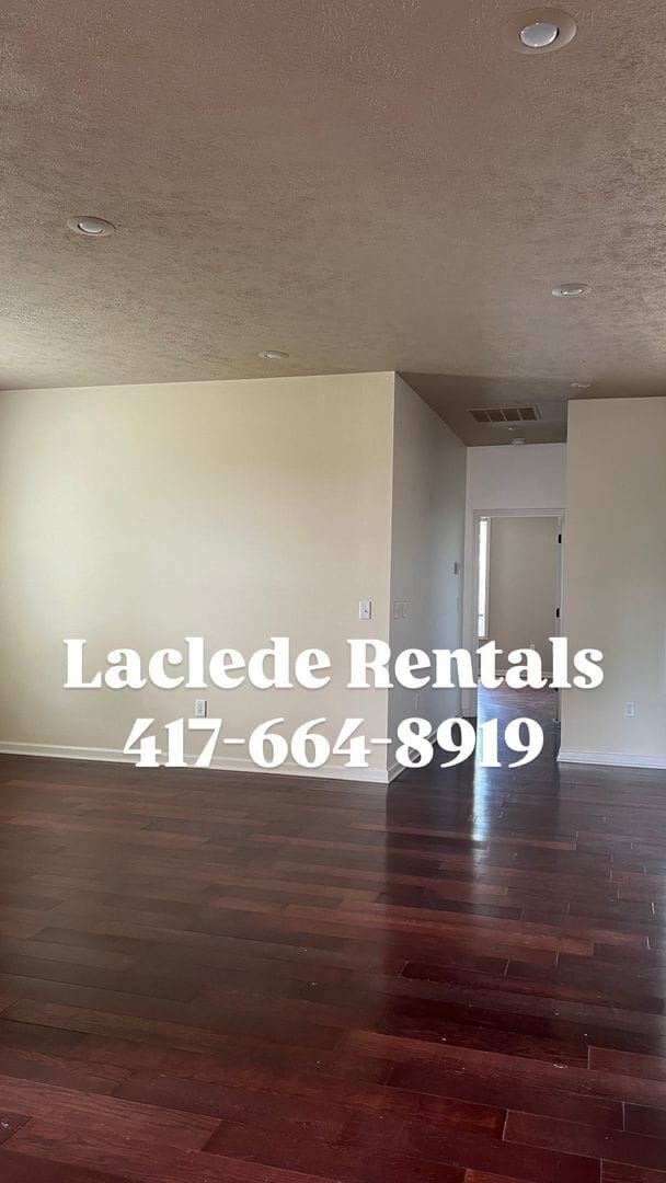 Building Photo - 2 Bedroom 2 Bathroom Duplex