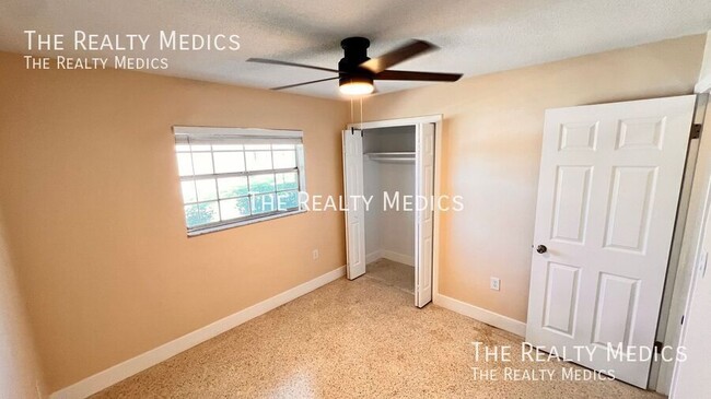Building Photo - 4709 Redfern Dr