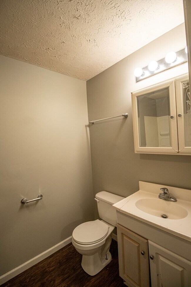 Building Photo - 803/805 N 7th St