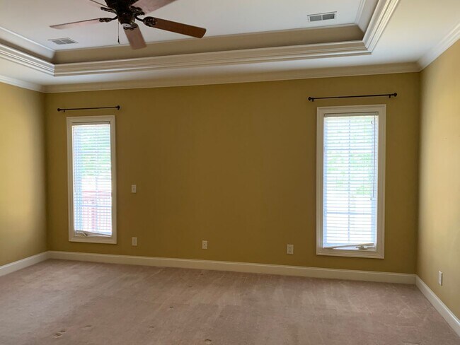 Building Photo - 136 Nickolas Cir