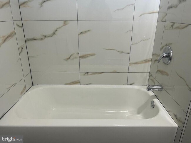 Building Photo - 222 W Patterson St