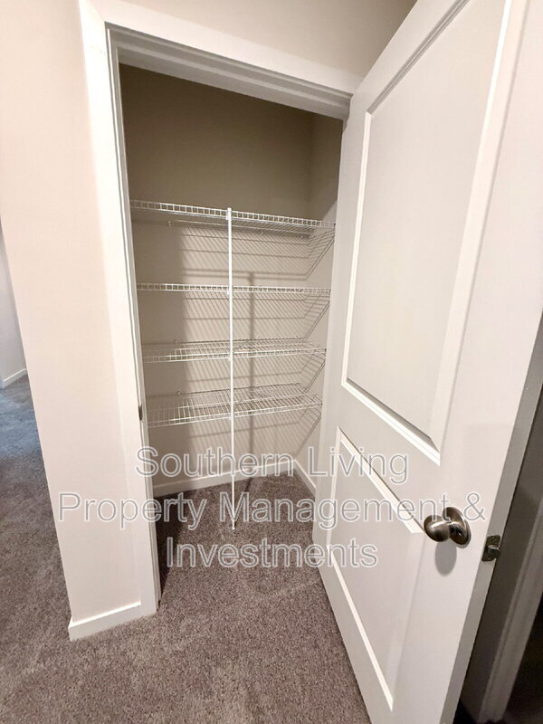 Building Photo - 12027 Zazu Wy