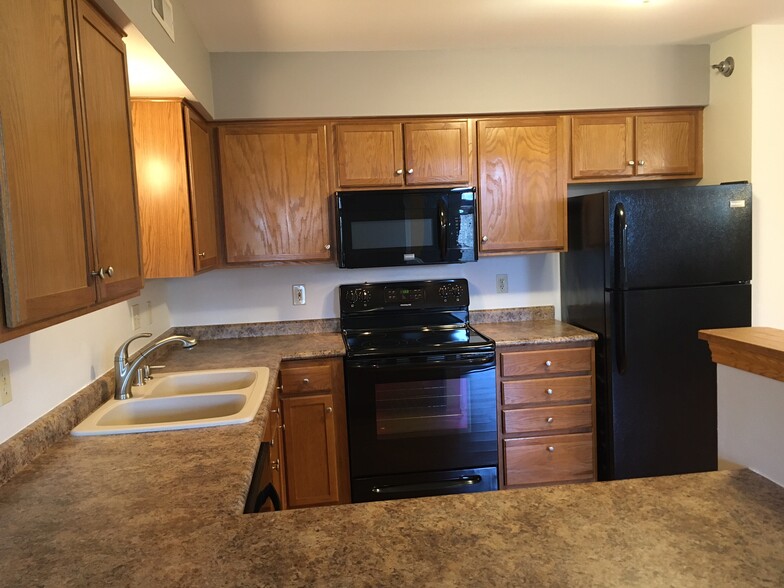 Beautiful kitchen appliances - 135 W Oak Leaf Dr