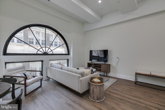 Building Photo - 150 S Independence Mall W