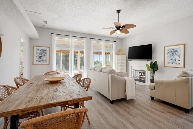 Building Photo - 212 Somerset Ct