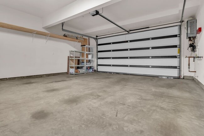 Building Photo - 945 E Mason Ln