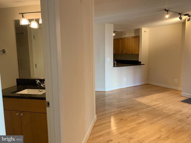 Building Photo - 7500 Woodmont Ave