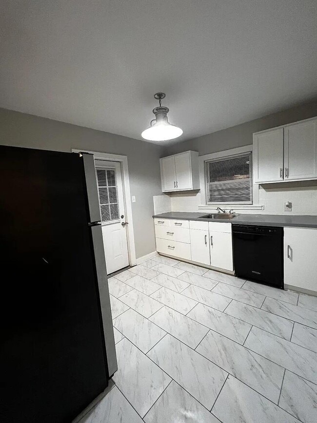 Building Photo - 2034 Nashville Ct