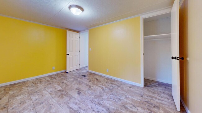 Building Photo - 4120 Glenola Dr