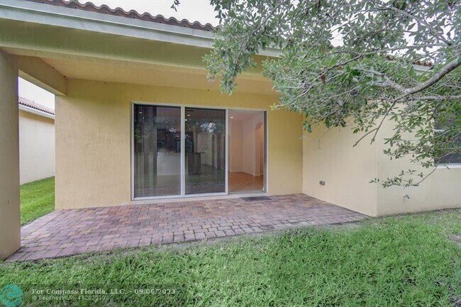 Building Photo - 4198 NW Burr Oak Ct