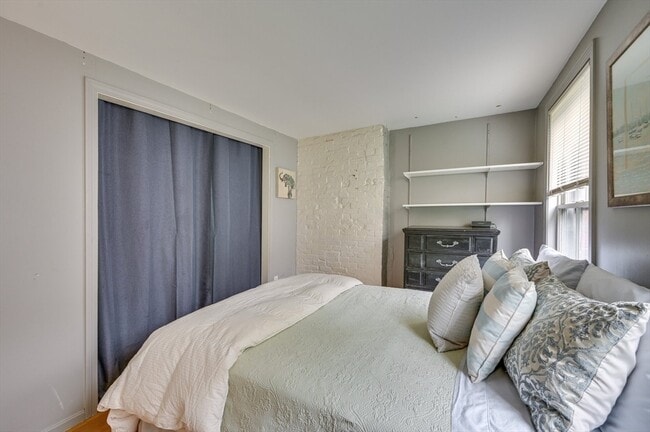 Building Photo - 24 Bradford St