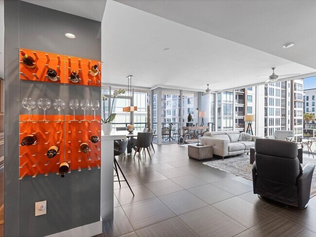 Building Photo - Large Corner Unit at STAR TOWER!