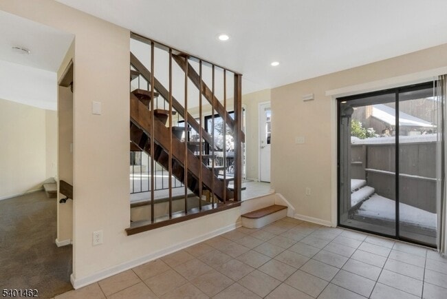 Building Photo - 117 Bluebird Dr